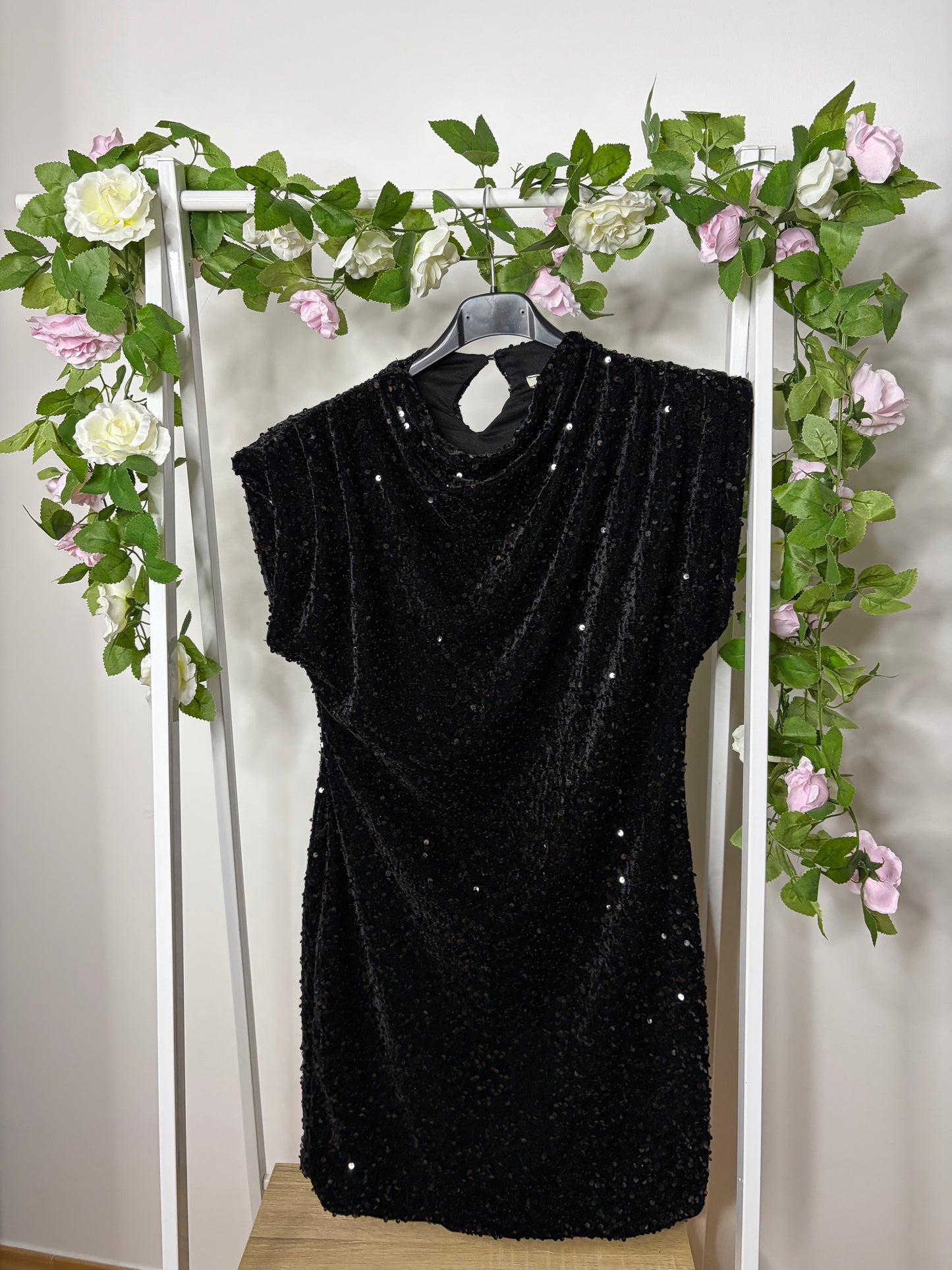 Robe pailletée noire